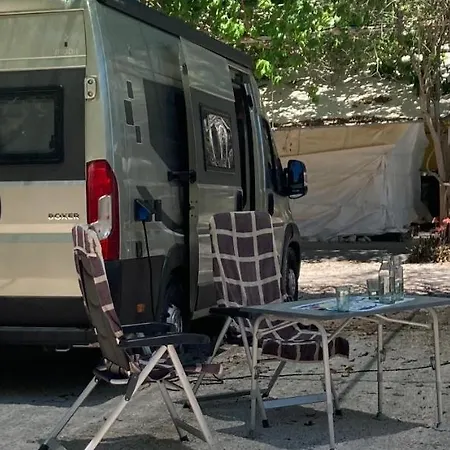 Camping Assini Beach Lüks kamp alanı